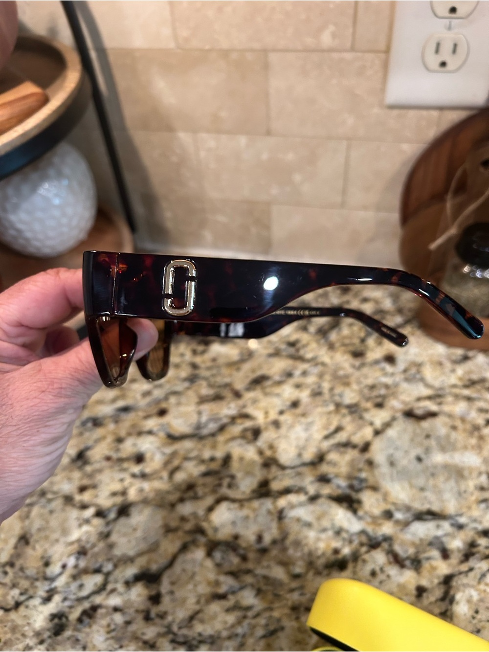 Marc Jacobs Sunglasses Tortoise Shell Logo Print Brown Lens - Picture 2 of 8